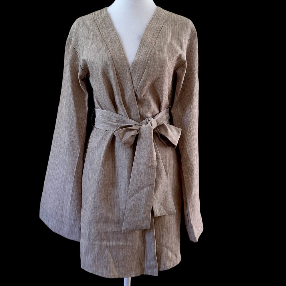 Pretty Little Thing Women’s Flare Sleeves Wrap Dress Beige Size 0 NWT